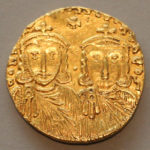 Solido d'oro, Costantino V (a sinistra) e suo figlio e il co-imperatore Leone IV (a destra)
