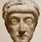 Busto dell'imperatore bizantino Teodosio II (regnò 408-450 d.C.). Marmo, V secolo d.C.